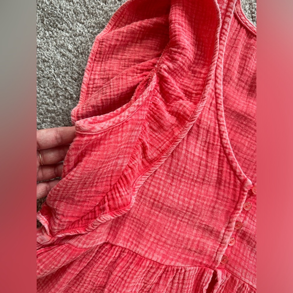 Rewind Coral Textured Ruffle Top - Picture 9 of 10